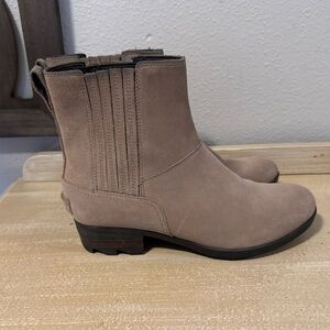 Sorel Suede Short Bootie Women’s Size 9 Worn Only Once